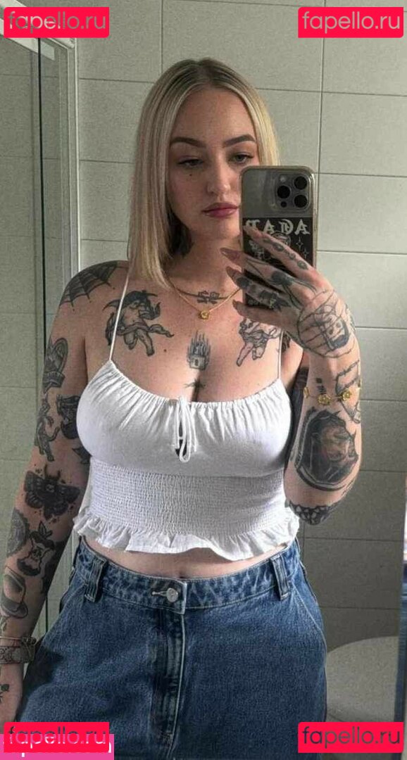Goth Queen Nude Onlyfans Photo 31