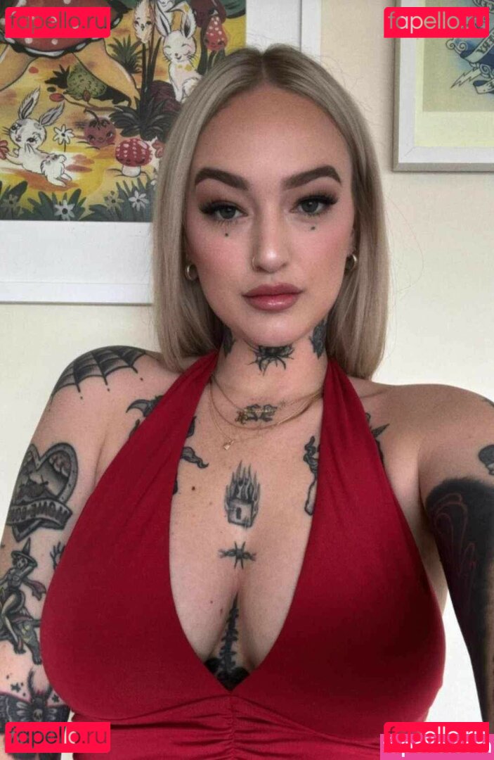 Goth Queen Nude Onlyfans Photo 21