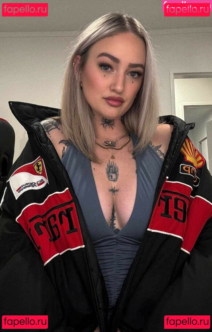 Goth Queen Nude Onlyfans Photo 20