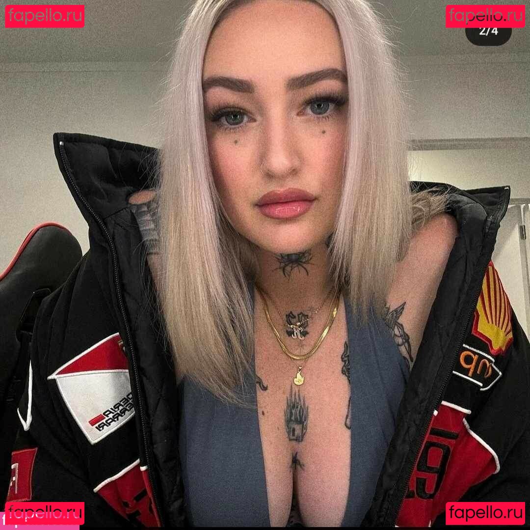 Goth Queen Nude Onlyfans Photo 19