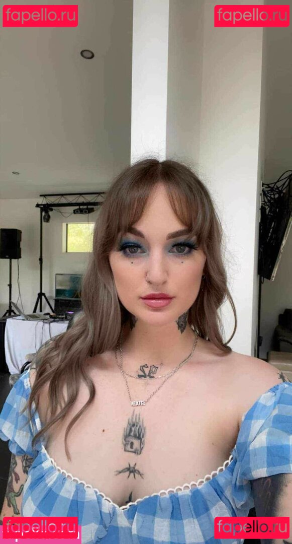 Goth Queen Nude Onlyfans Photo 12