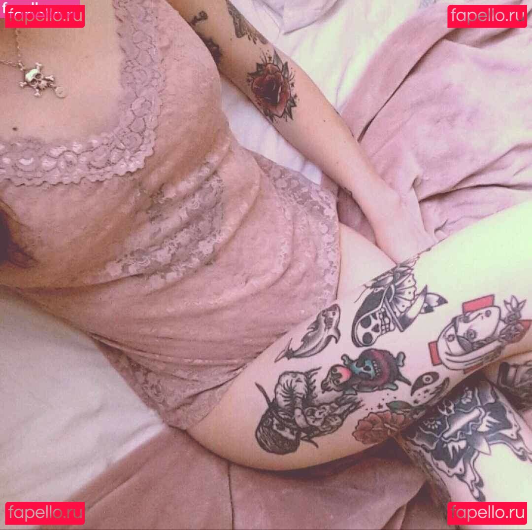 Goth Queen Nude Onlyfans Photo 8