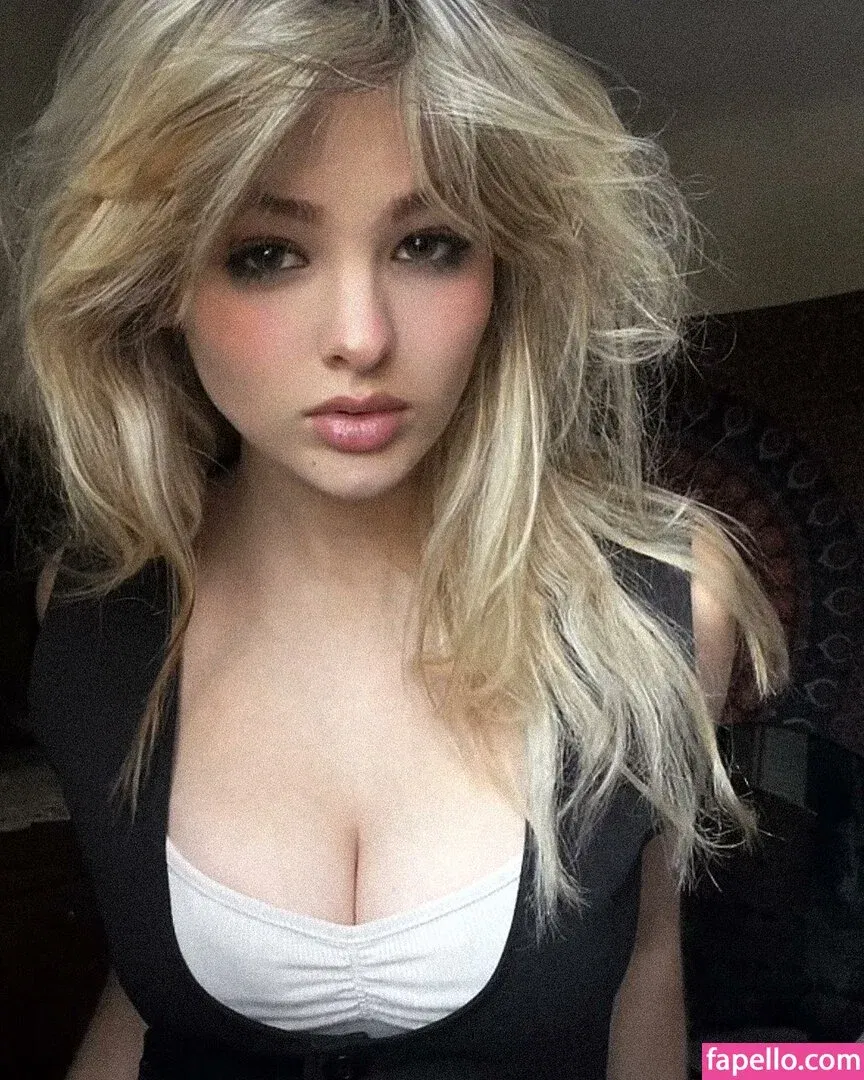 Ember Vail Onlyfans Photo Gallery 