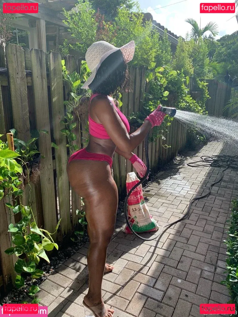 Lastarya Onlyfans Photo Gallery 