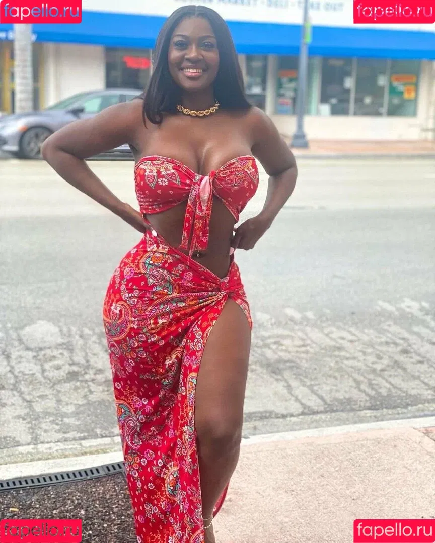 Babeth Lando Onlyfans Photo Gallery 