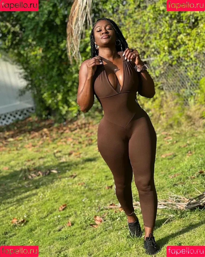 Babeth Lando Onlyfans Photo Gallery 