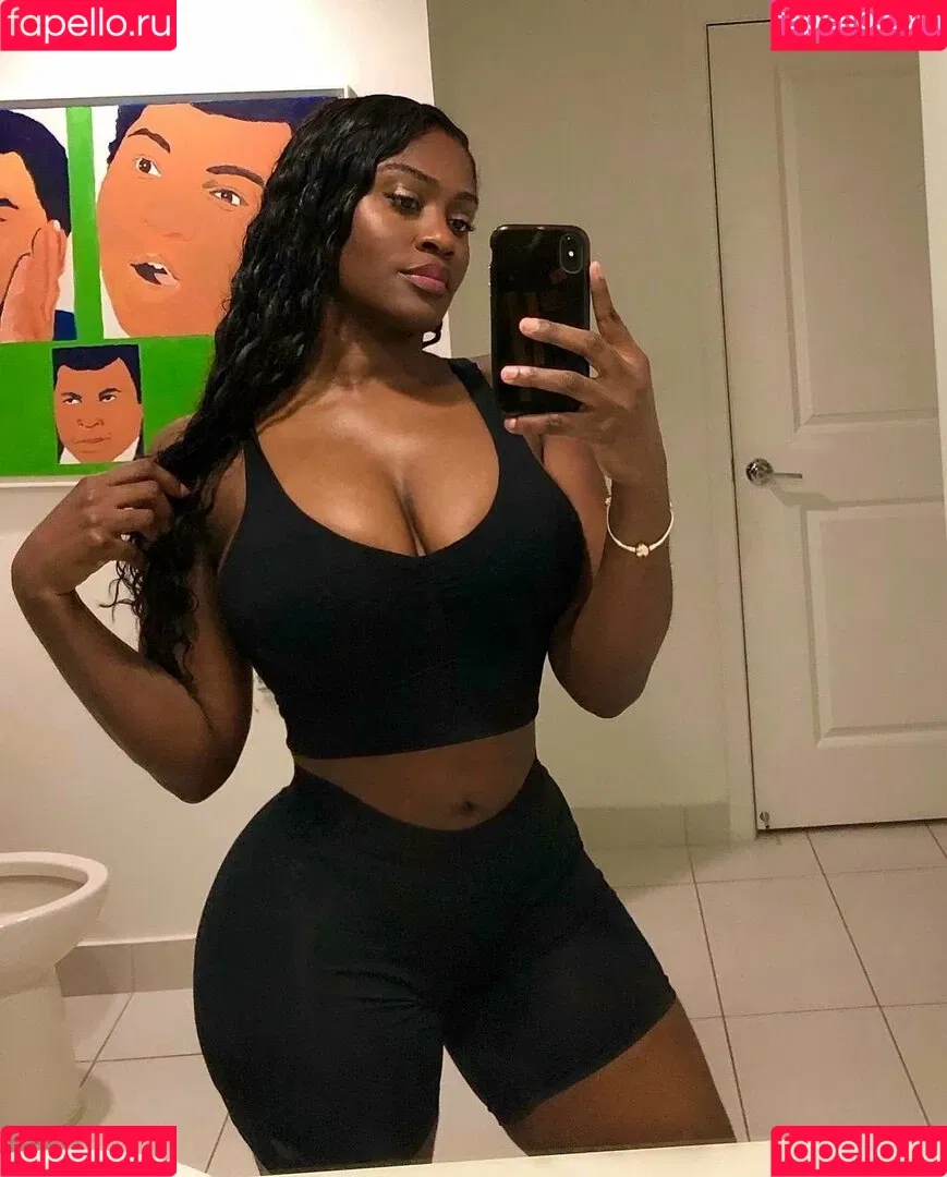 Babeth Lando Onlyfans Photo Gallery 