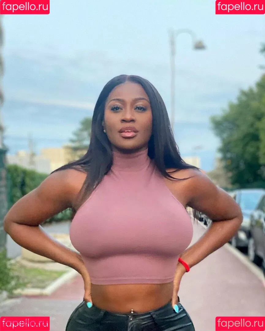Babeth Lando Onlyfans Photo Gallery 
