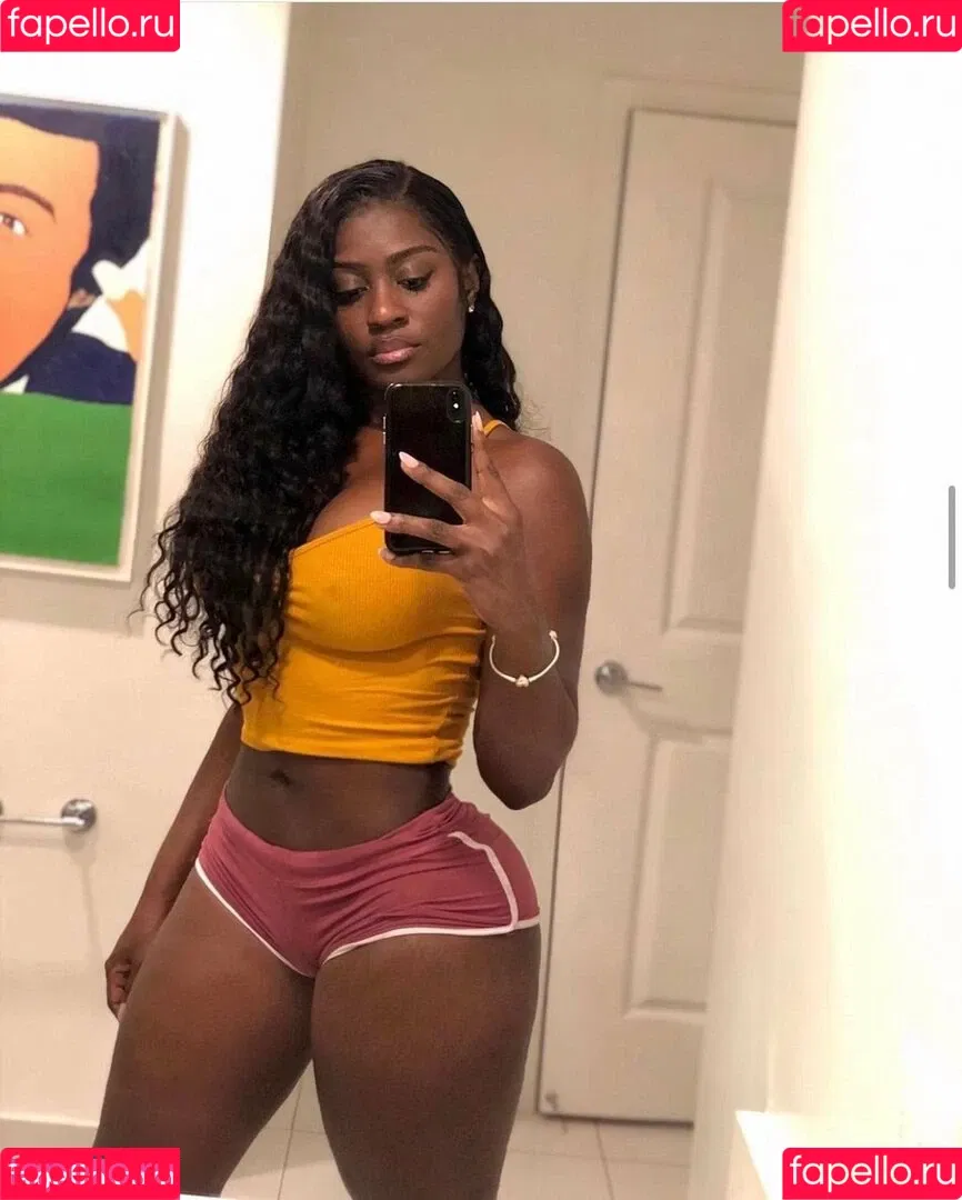 Babeth Lando Onlyfans Photo Gallery 
