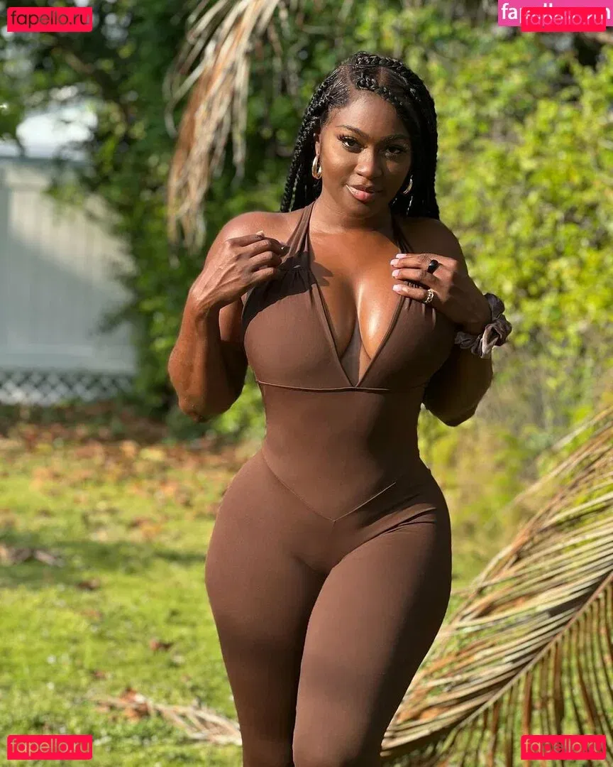 Babeth Lando Onlyfans Photo Gallery 