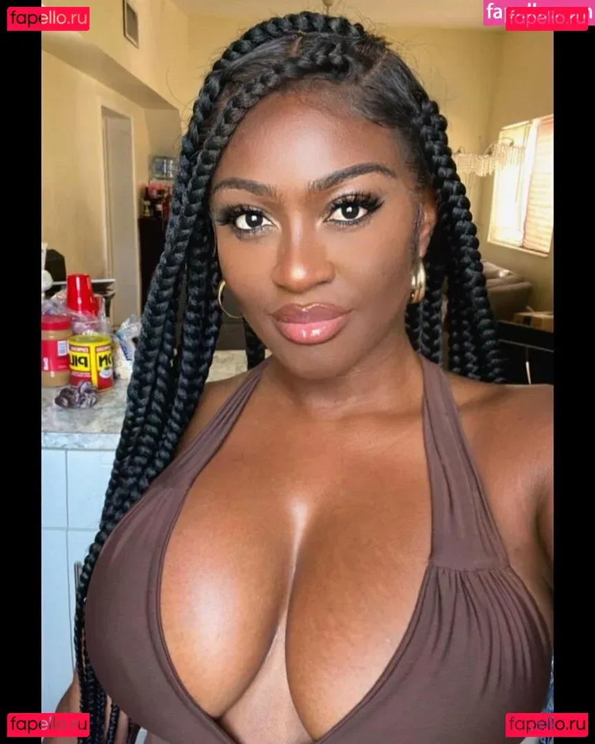 Babeth Lando Onlyfans Photo Gallery 