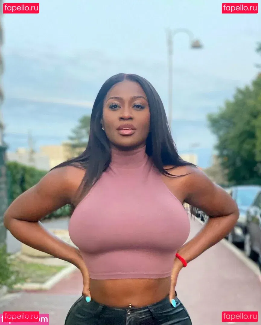 Babeth Lando Onlyfans Photo Gallery 