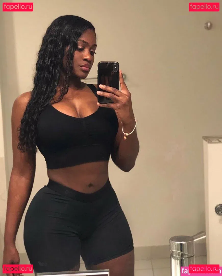 Babeth Lando Onlyfans Photo Gallery 