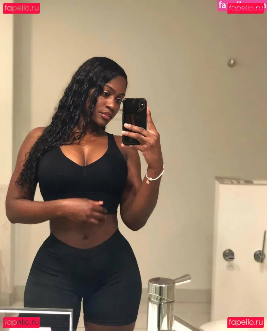 Babeth Lando Onlyfans Photo Gallery 