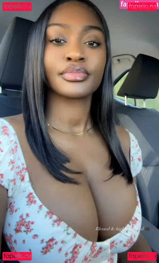 Babeth Lando Onlyfans Photo Gallery 