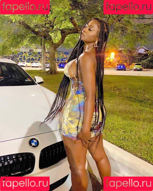 Babeth Lando Onlyfans Photo Gallery 