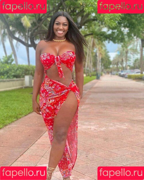 Babeth Lando Onlyfans Photo Gallery 