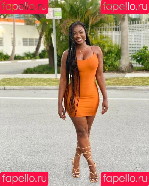 Babeth Lando Onlyfans Photo Gallery 