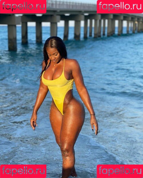 Babeth Lando Onlyfans Photo Gallery 