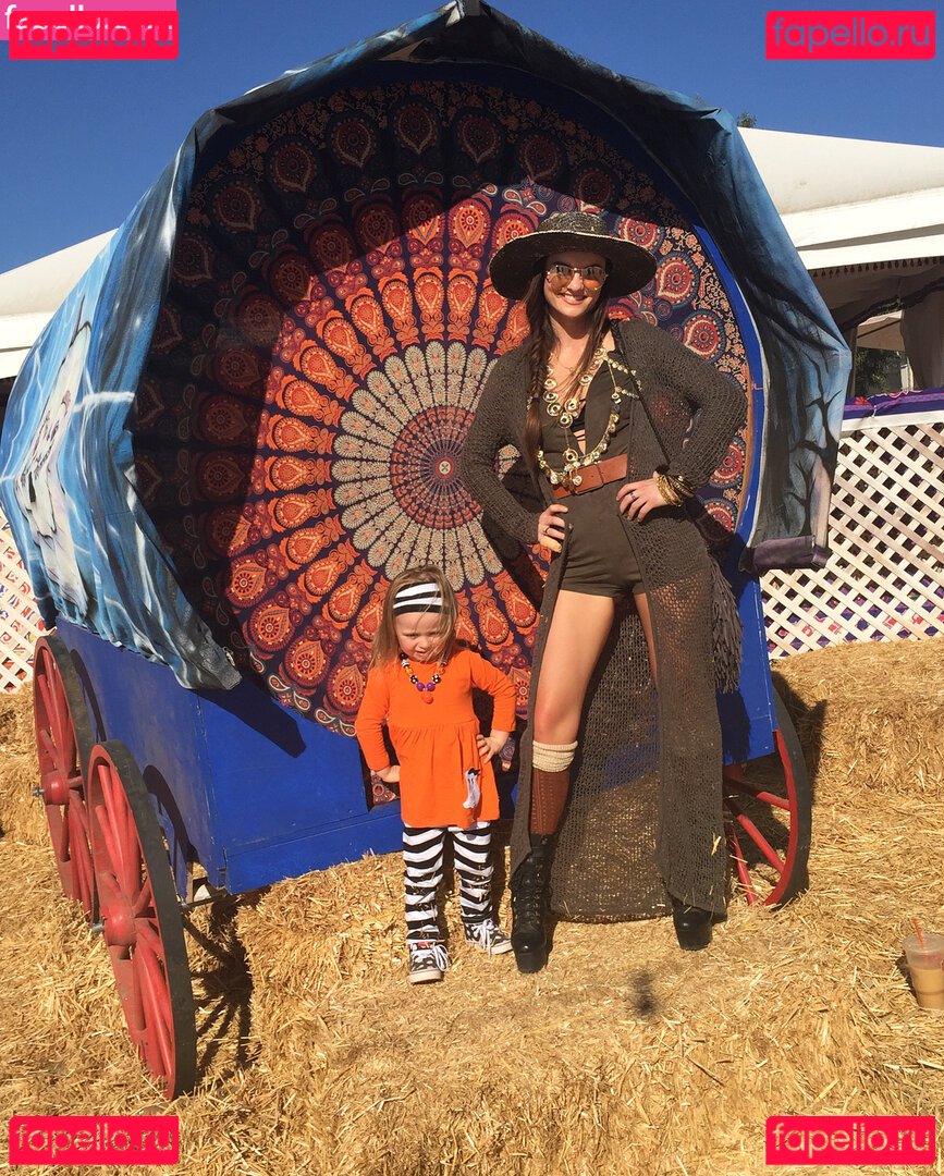 Madeline Carroll Nude Onlyfans Photo 43