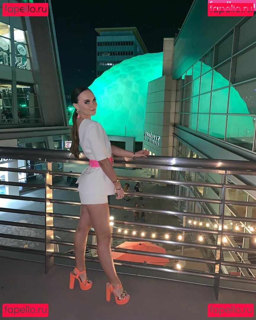 Madeline Carroll Nude Onlyfans Photo 18