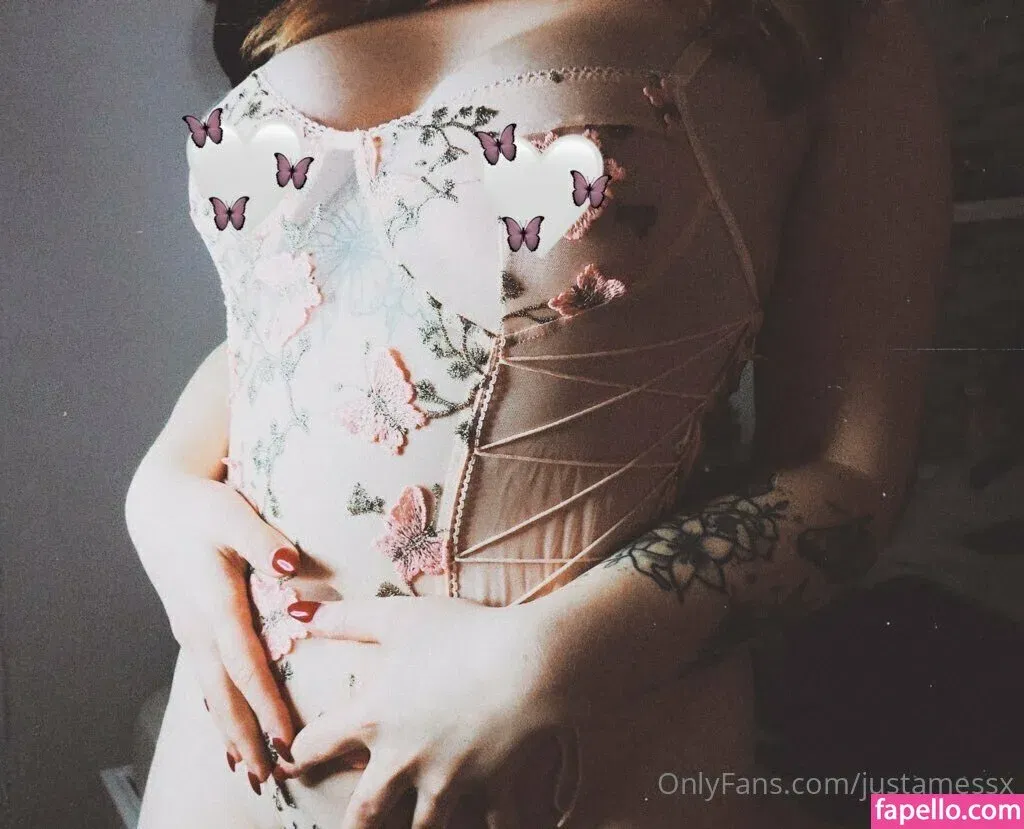 justamessx Onlyfans Photo Gallery 