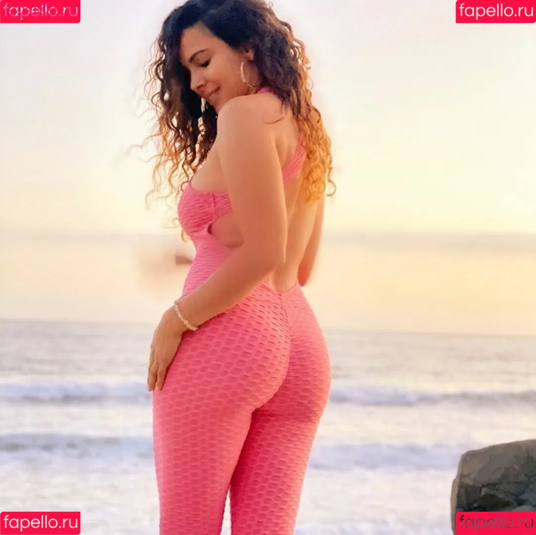 Nadine Velazquez Onlyfans Photo Gallery 