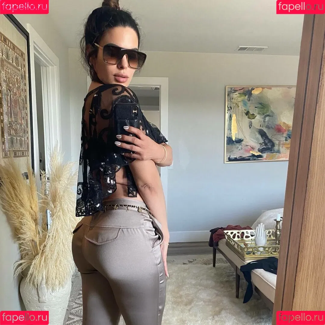 Nadine Velazquez Onlyfans Photo Gallery 