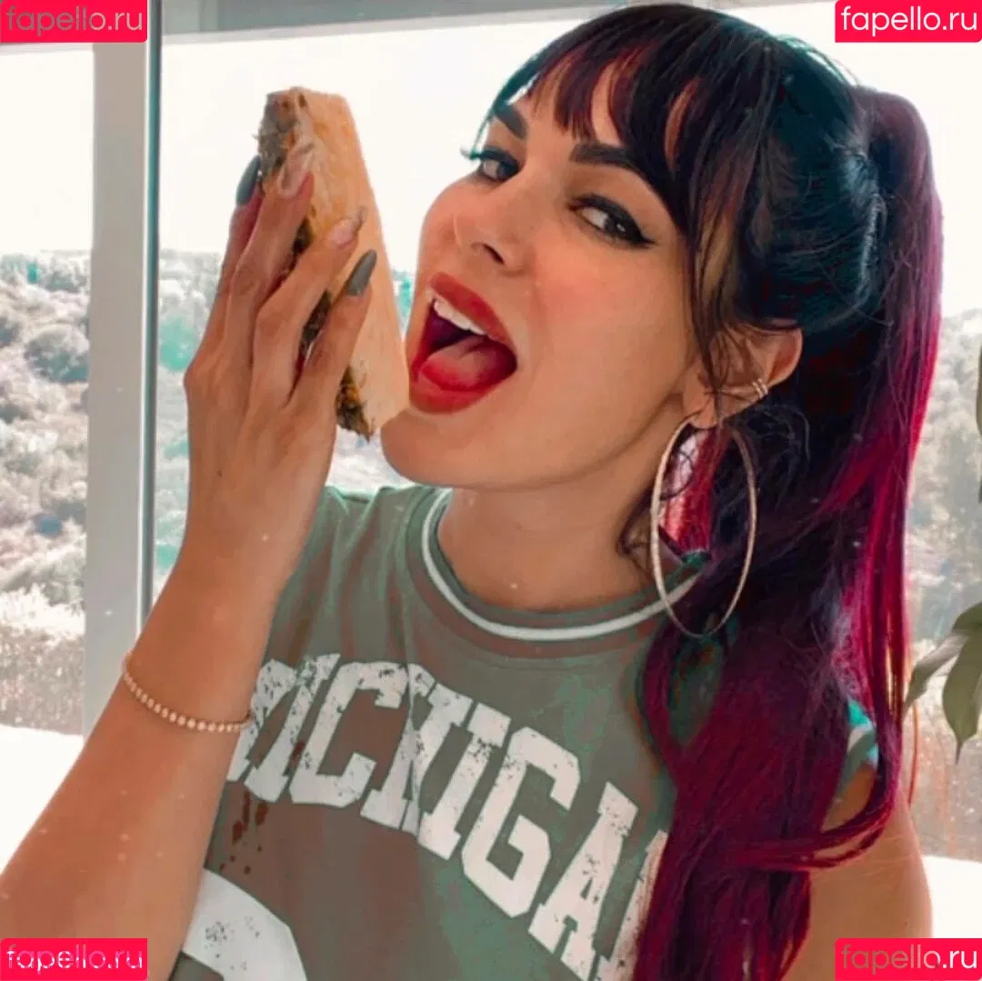 Nadine Velazquez Onlyfans Photo Gallery 