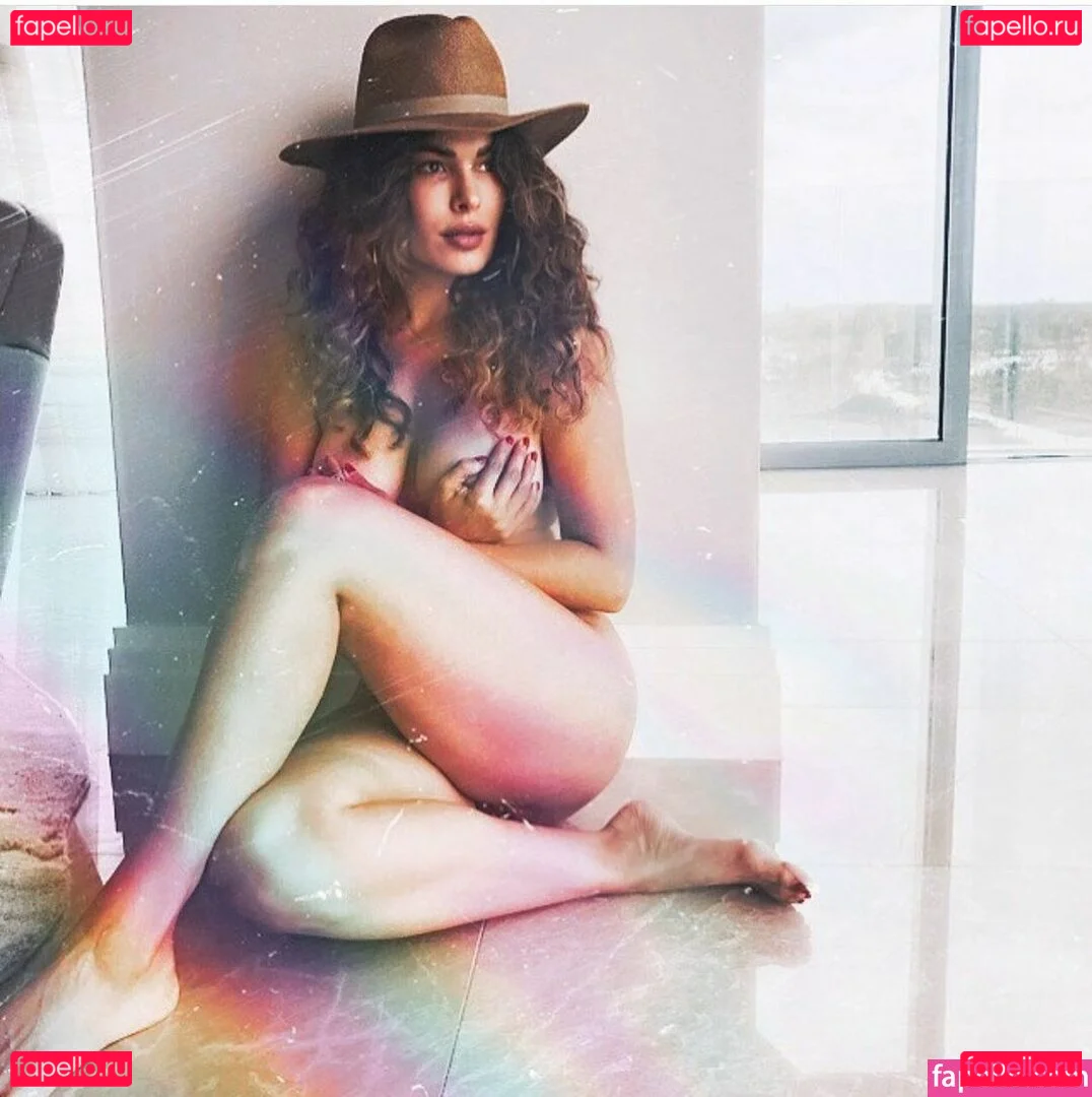 Nadine Velazquez Onlyfans Photo Gallery 