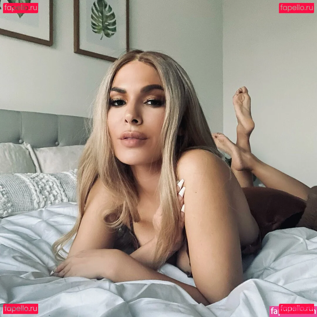 Nadine Velazquez Onlyfans Photo Gallery 