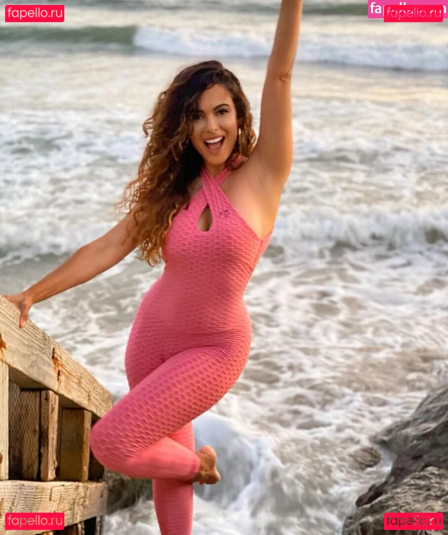 Nadine Velazquez Onlyfans Photo Gallery 