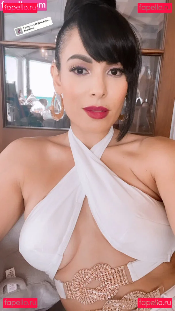 Nadine Velazquez Onlyfans Photo Gallery 