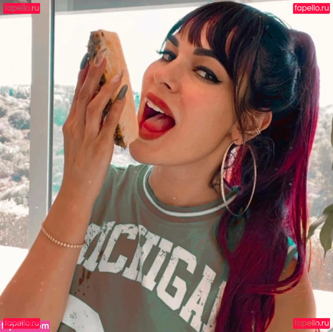 Nadine Velazquez Onlyfans Photo Gallery 