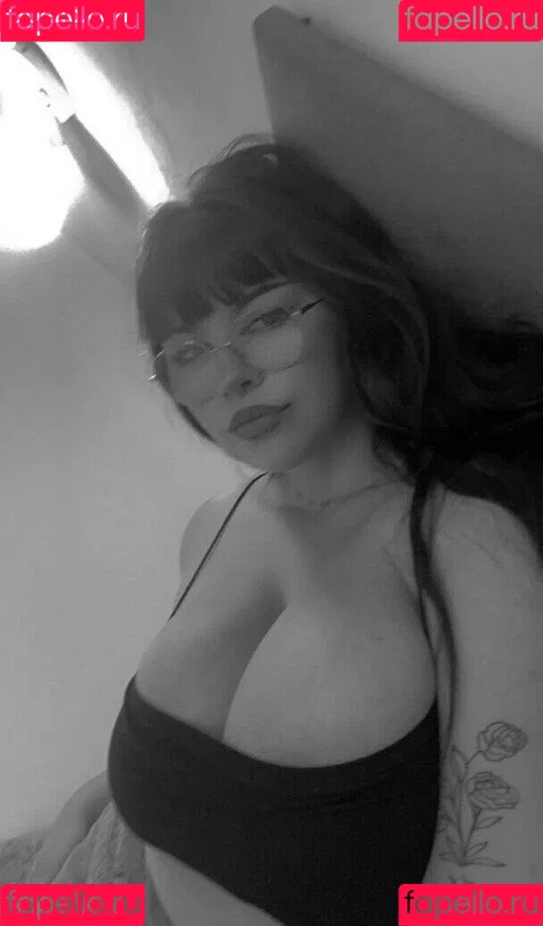ladletsunade Onlyfans Photo Gallery 