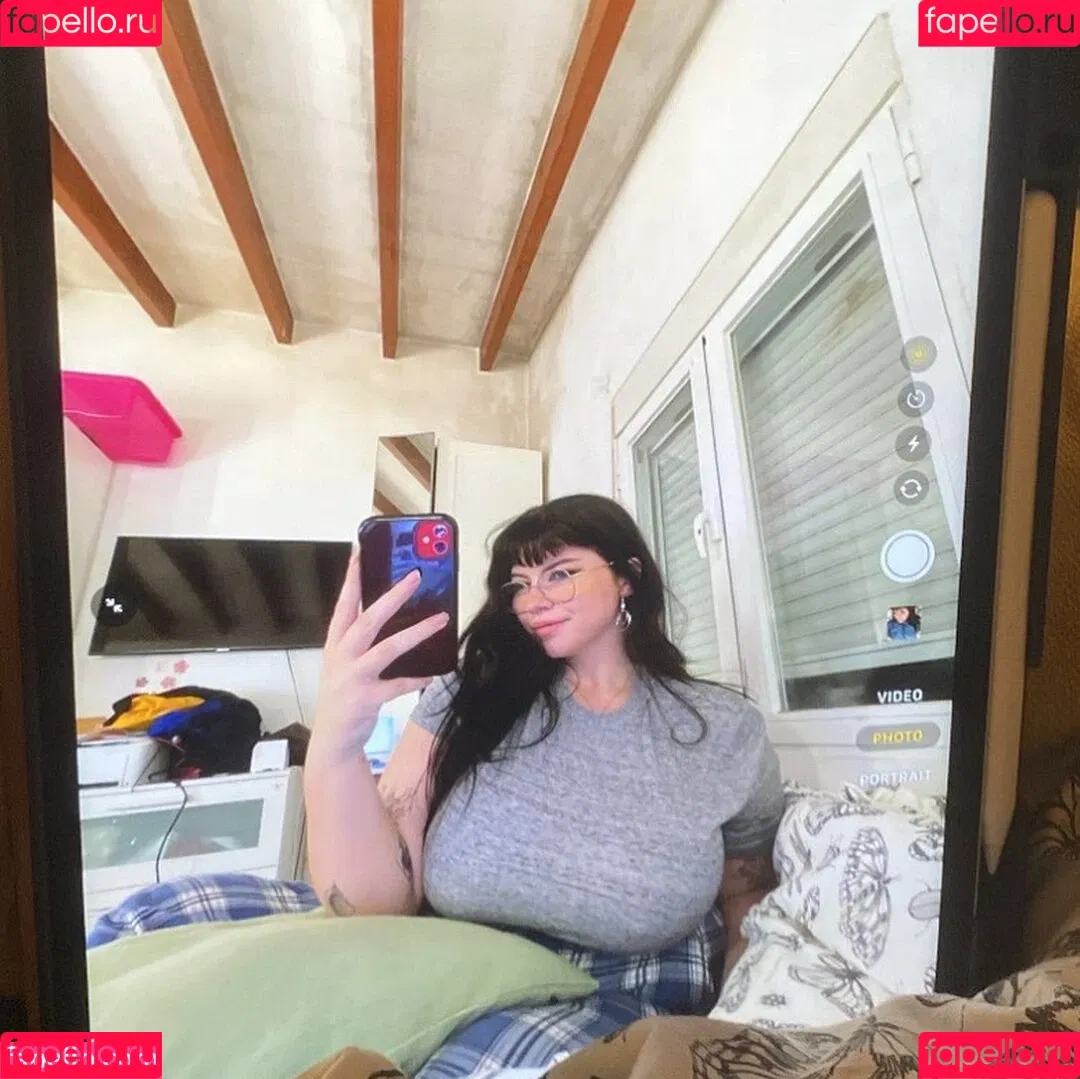 ladletsunade Onlyfans Photo Gallery 
