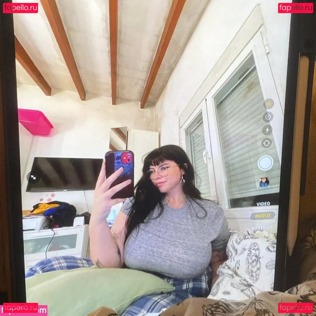 ladletsunade Onlyfans Photo Gallery 