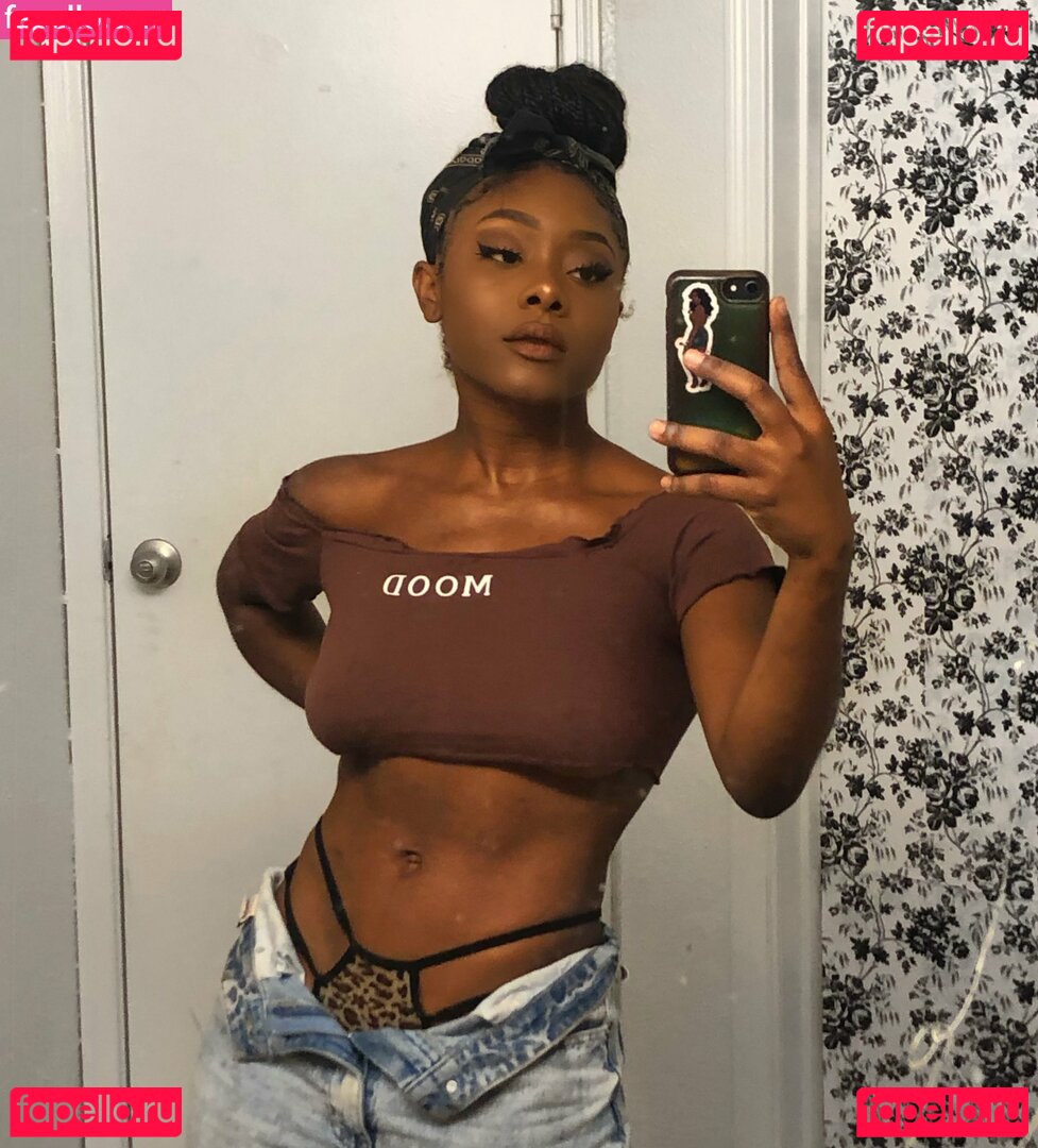 Lea'h Sampson Nude Onlyfans Photo 22