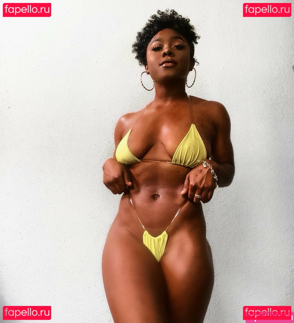 Lea'h Sampson Nude Onlyfans Photo 21