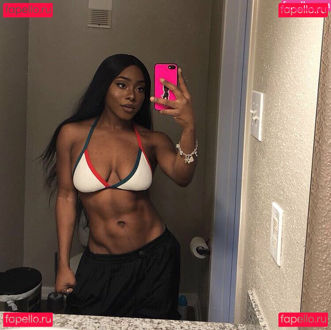 Lea'h Sampson Nude Onlyfans Photo 20