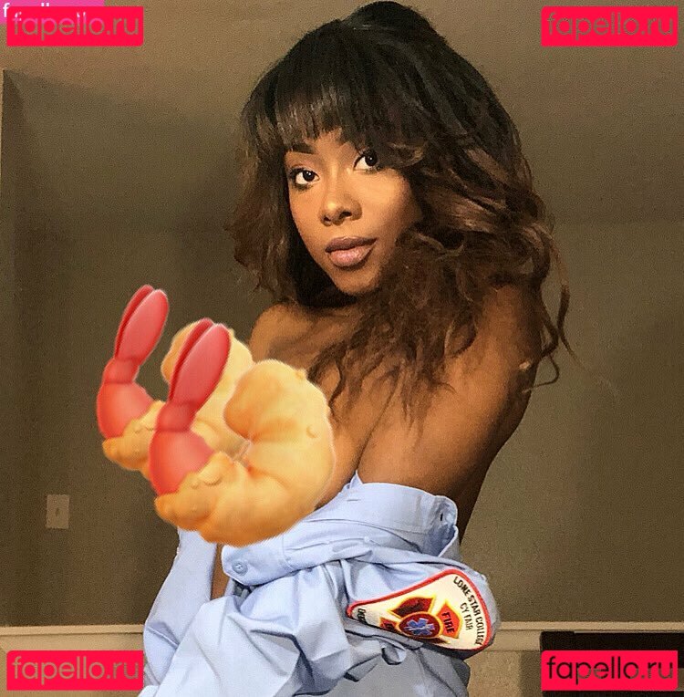 Lea'h Sampson Nude Onlyfans Photo 17