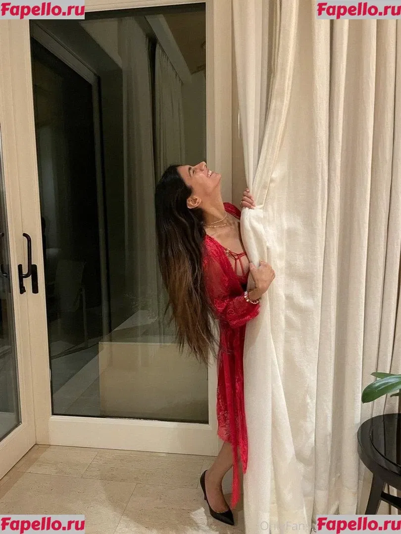 Mia Khalifa Onlyfans Photo Gallery 