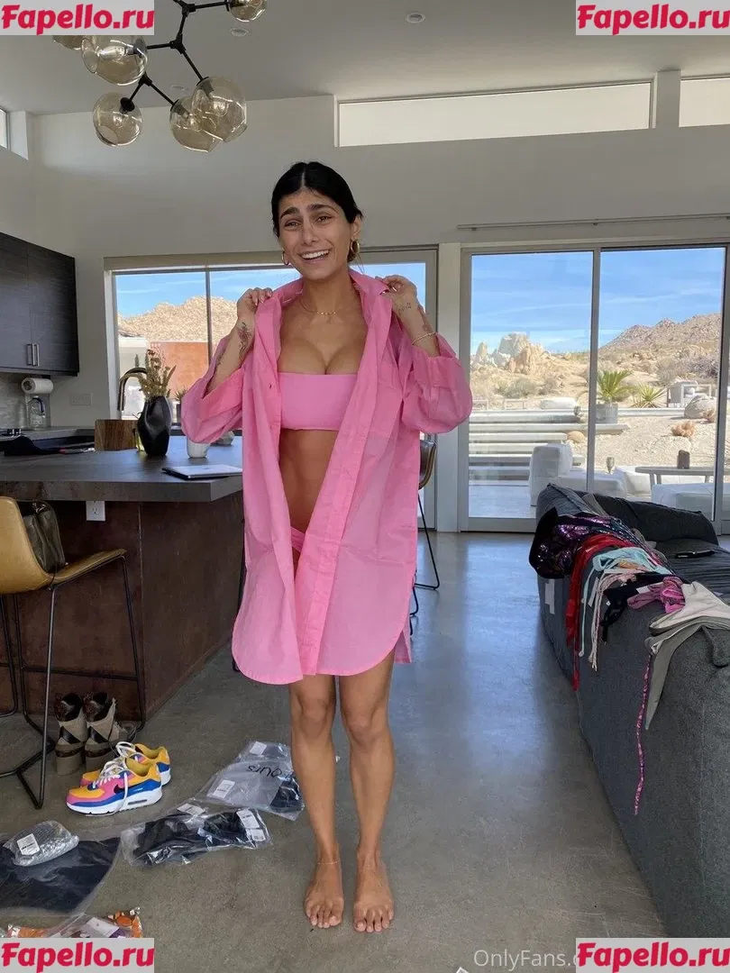 Mia Khalifa Onlyfans Photo Gallery 