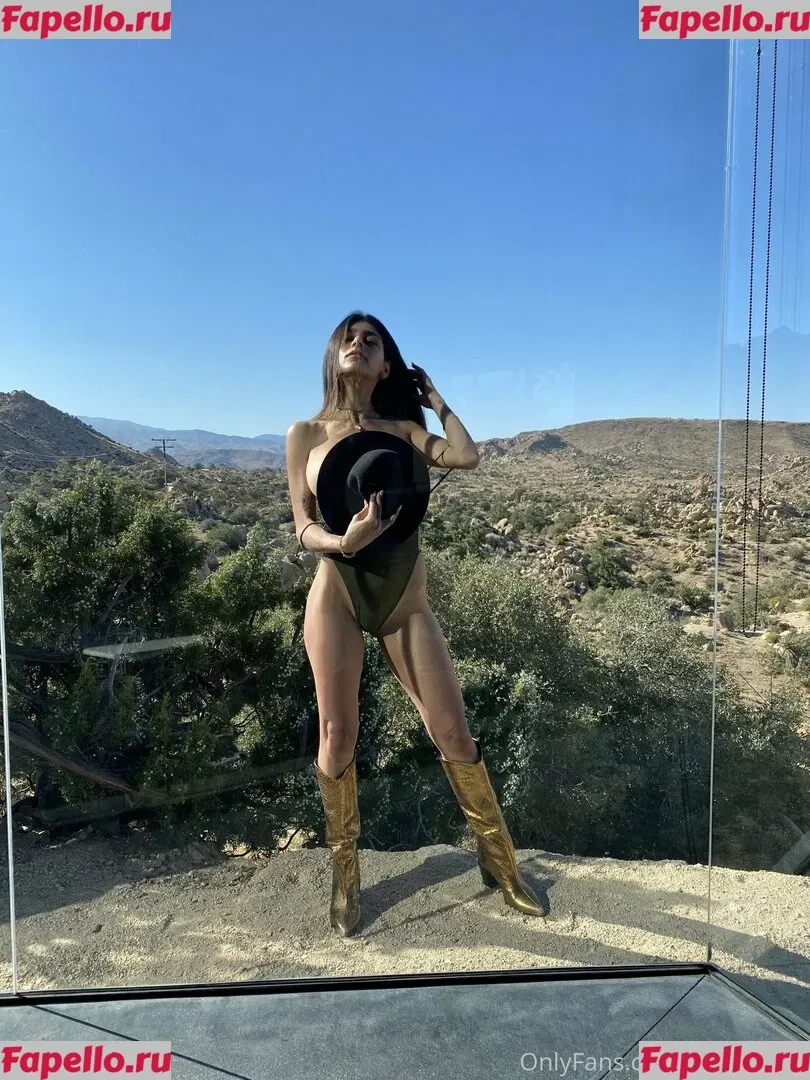 Mia Khalifa Onlyfans Photo Gallery 
