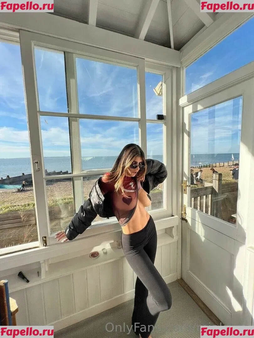 Mia Khalifa Onlyfans Photo Gallery 