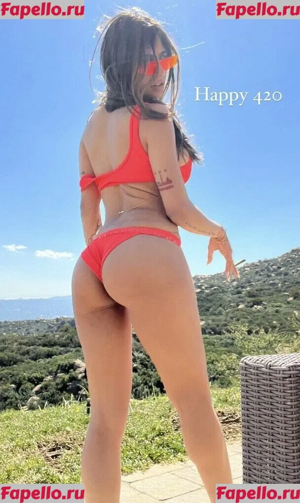 Mia Khalifa Onlyfans Photo Gallery 