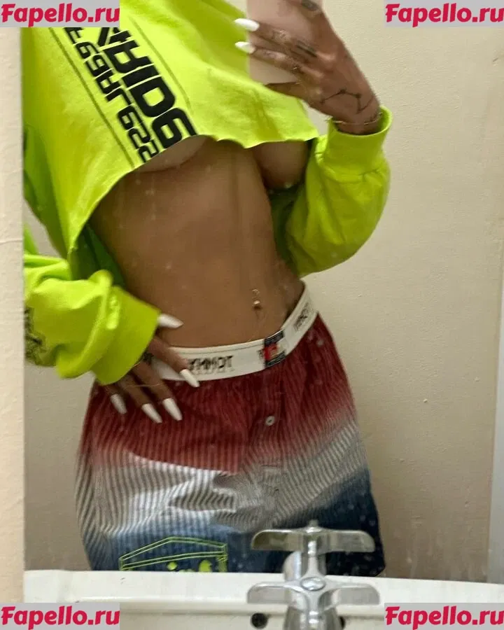 Mia Khalifa Onlyfans Photo Gallery 