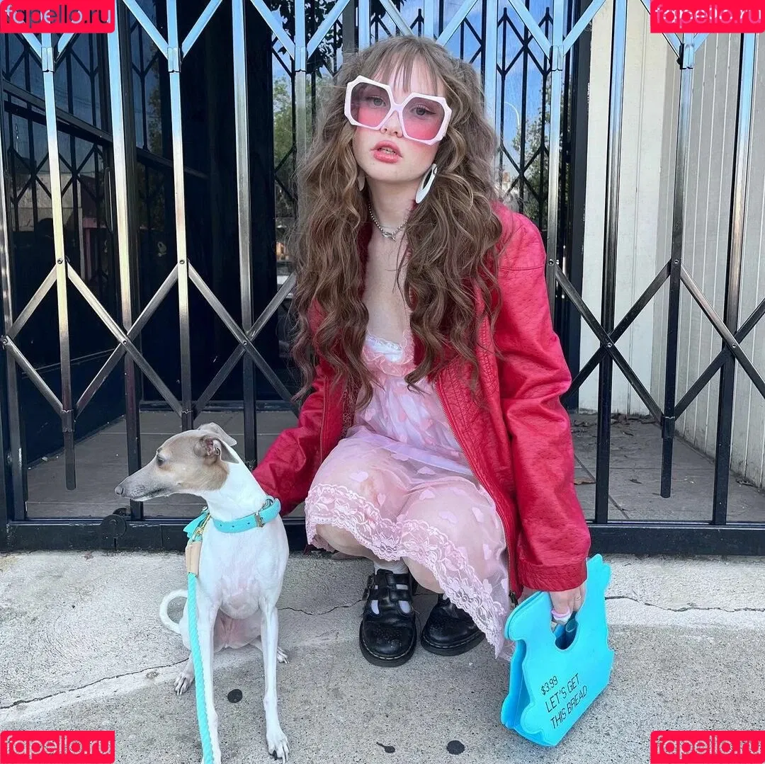 Zoe Colletti Onlyfans Photo Gallery 