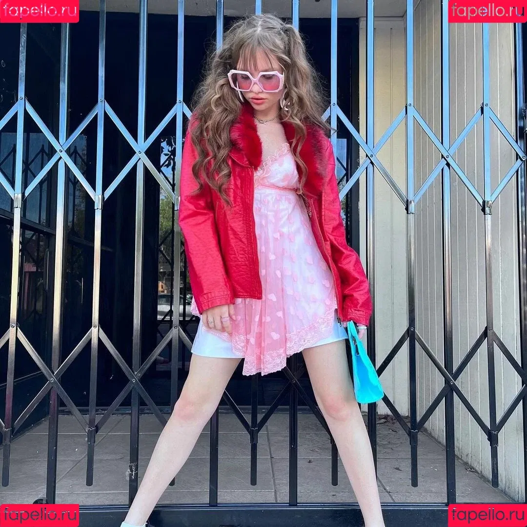 Zoe Colletti Onlyfans Photo Gallery 