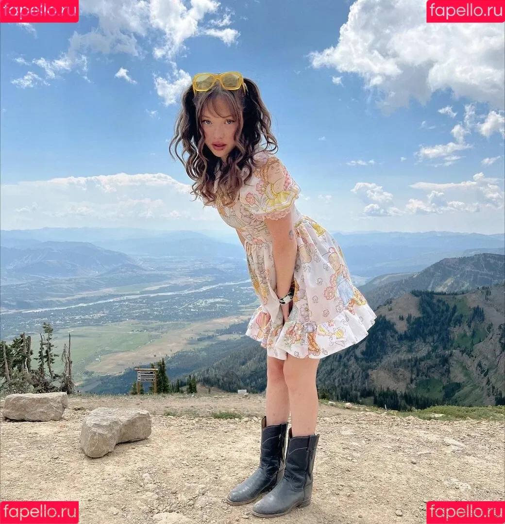 Zoe Colletti Onlyfans Photo Gallery 